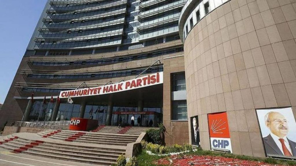 "24 il başkanı istifa etti" iddiasına CHP'den yalanlama