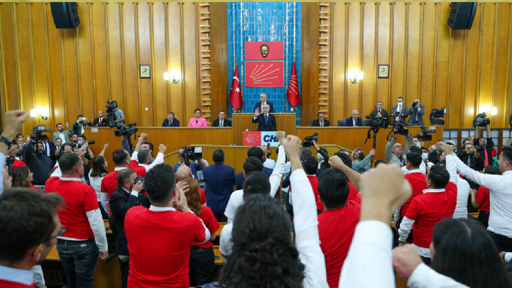 5 saat süren toplantının ardından... CHP Meclis grup yönetimi belirlendi!