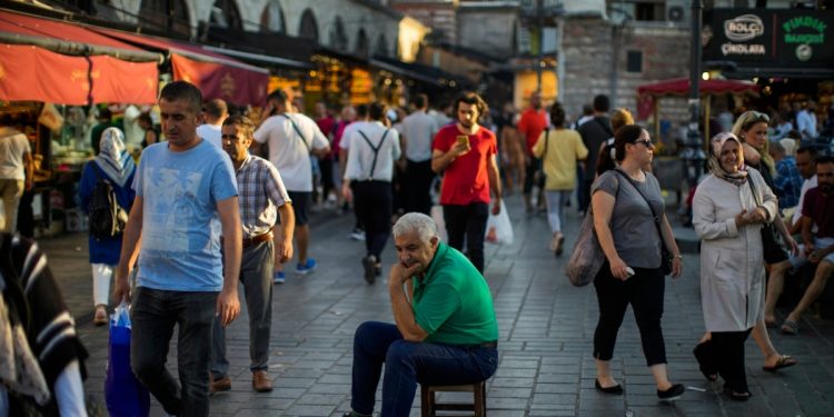 “Türkiye’nin kalıcı yatırımlar için ekonomide U dönüşünden daha fazlasına ihtiyacı var”