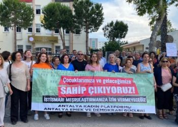 İstismar şikayetine rağmen müdür yardımcısı açığa alınmadı!