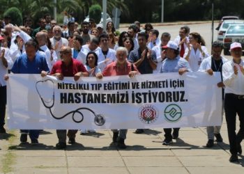 Sağlıkçılar: Balcalı Hastanesi yeniden hizmet vermeli