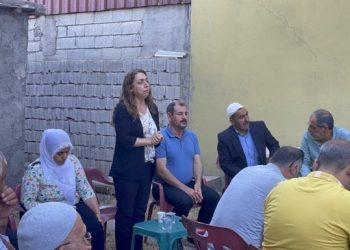 DBP ve HDP’den Bismil’de yaşamını yitirenlerin ailelerine ziyaret