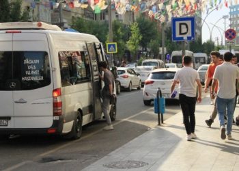 Amed’te ulaşıma zam: Dolmuşa binemeyecek duruma geldik