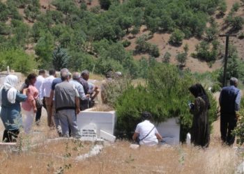 Mezarlıklara bayram ziyareti