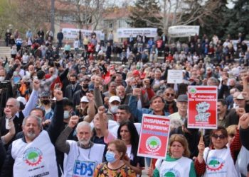 Emeklilerin asgari talebi 15 bin lira