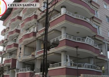 Sorunları çözülmeyince hasarlı evlere yerleşmek zorunda kaldılar