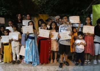 Kürtçe eğitim alan 53 öğrenciye belge verildi