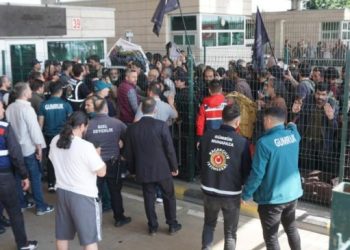 İHD’den sınır dışı edilecek 103 kişi için acil çağrı