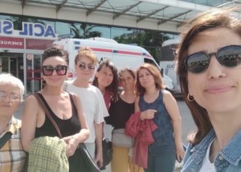 Ters kelepçeyle gözaltına alınan Cumartesi Anneleri serbest
