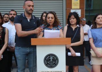 Ruhsatları verilmeyen ÖHD’li avukatlara destek