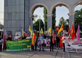 İsviçre’de Kürtler saldırılara karşı alanlarda