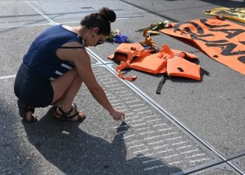 Luzern’de mülteciler için eylem: Avrupa sınırlarını yıkın