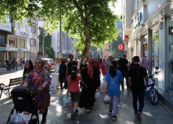 Kriz bayram alışverişini de vurdu