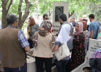 Melik ve Ayyıldız mezarları başında anıldı