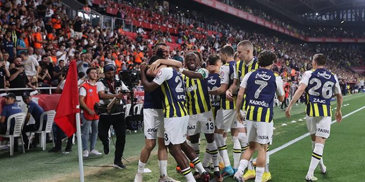 9 yıllık kupa hasreti sona erdi; Ziraat Türkiye Kupası'nda şampiyon Fenerbahçe!
