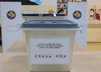 AB, gerilimin arttığı Kosova'da yerel seçimlerin yenilenmesini istedi