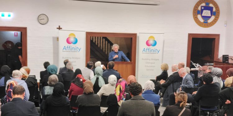 ABD’li Yazar Prof.Dr. Soltes: Hizmet mensupları ‘müspet hareket‘ metoduna dört elle sarılıyor