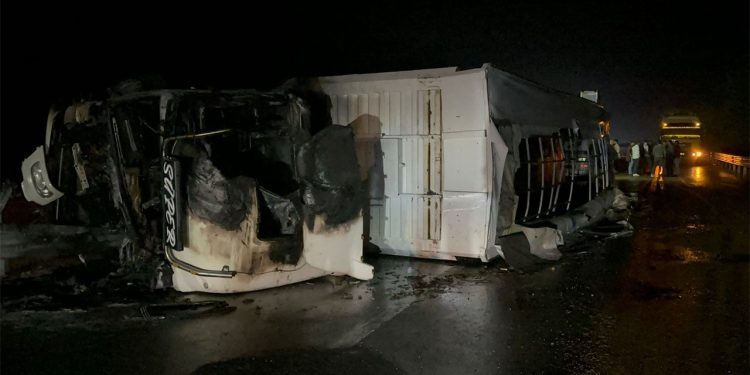 AKP Grup Başkanvekili ve oğlu trafik kazasında yaralandı