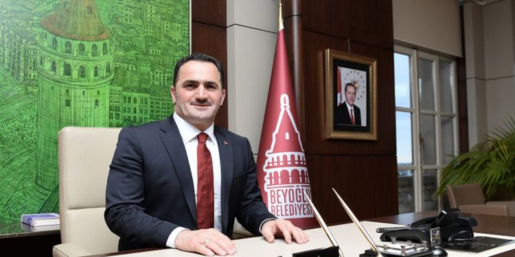 AKP’li Beyoğlu Belediye tarihi binayı satıyor: ‘Belediye emlakçılığa soyundu’