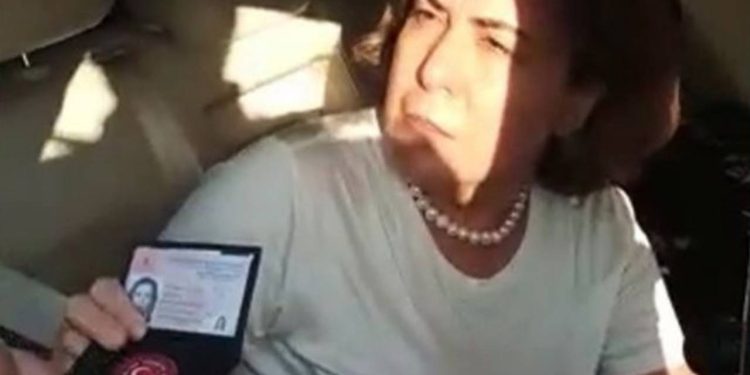 AKP'li vekilin aracını durduran ve hakarete uğrayan polis ihraç edildi