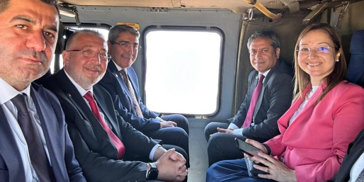 AKP’liler bir kez daha itibardan tasarruf etmedi! Bayramlaşmak için 45 dakikalık yolu helikopterle gittiler