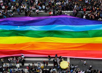 AKP'nin anayasa değişikliği planı: LGBTİ+ derneklerini kapatmaya hazırlanıyorlar!