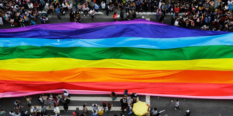 AKP'nin anayasa değişikliği planı: LGBTİ+ derneklerini kapatmaya hazırlanıyorlar!