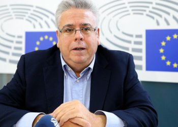 Avrupa Birliği'nin yasama organı Avrupa Parlamentosu'nun Türkiye Raportörü Nacho Sanchez Amor, Cumhurbaşkanı Recep Tayyip Erdoğan'ın üçüncü kez seçilmesinin ardından Türkiye'nin üyelik sürecinin devam edemeyeceğini düşündüğünü belirtti.