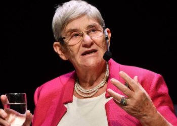 AYM, Canan Karatay'a tıbbi açıklamaları nedeniyle para cezası verilmesini hak ihlali saydı