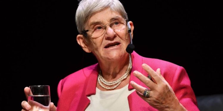 AYM, Canan Karatay'a tıbbi açıklamaları nedeniyle para cezası verilmesini hak ihlali saydı