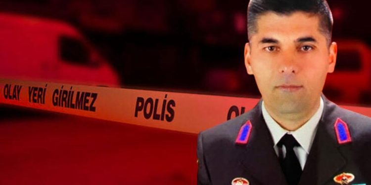 Adana'da karakol komutanı evinde ölü bulundu