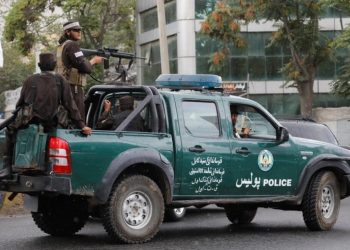 Afganistan'da bir minibüsün devrildi: 25 kişi öldü