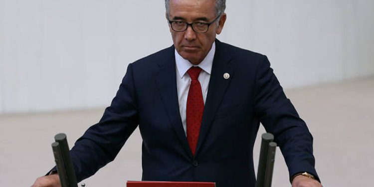 Ahat Andican İYİ Parti’den istifa etti: ‘Partisiz Muhalefet’ saflarına katıldım