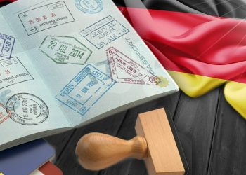 Alman Dışişleri Bakanlığı'ndan Türk vatandaşlarına vize açıklaması