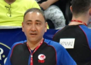 Anadolu Efes - Fenerbahçe maçının hakemi görevini bıraktı