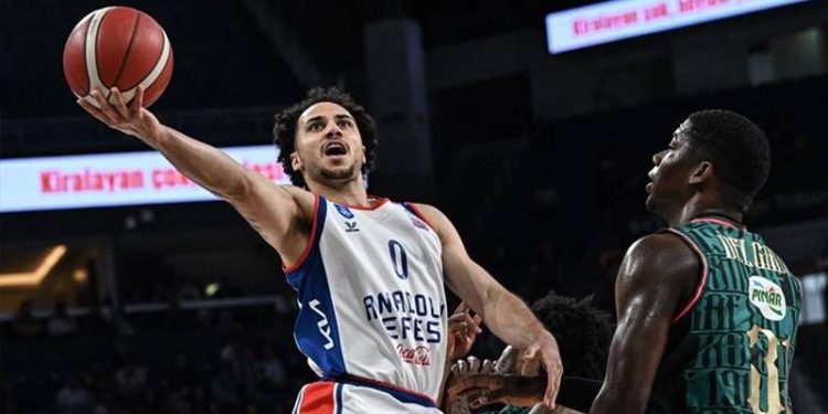 Anadolu Efes şampiyonluk için parkeye çıkıyor