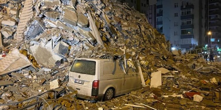 Antep'te depremde yıkılan binanın inşaat mühendisi tutuklandı