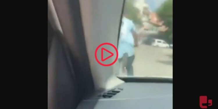 Arabasıyla, Yılmaz Güney tişörtlü çocuğa çarpıp kaçtı