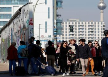 Araştırma: Doğu Almanların çoğu otoriter devlet istiyor