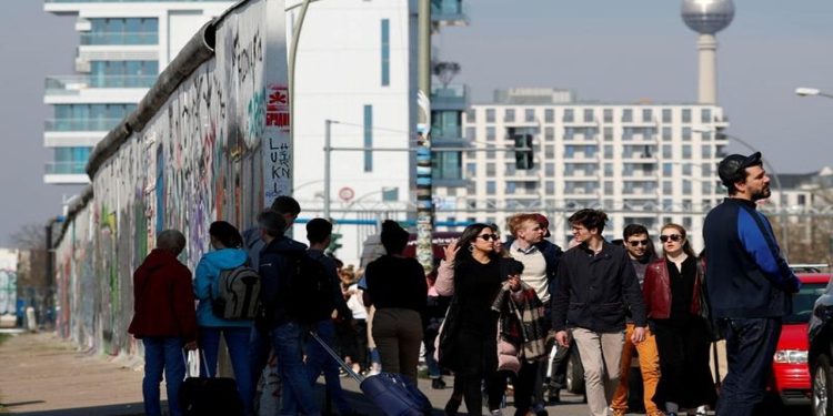 Araştırma: Doğu Almanların çoğu otoriter devlet istiyor