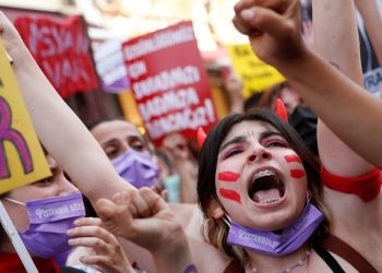 Araştırma: Gençlerin yüzde 63'ü Türkiye'den gitmek istiyor