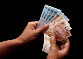 Asgari ücret, cebe girmeden bir haftada 45 dolar eridi