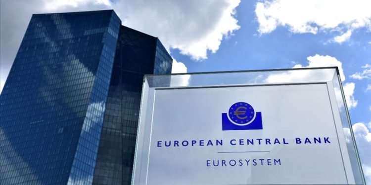 Avrupa Merkez Bankası (ECB), faizi 25 baz puan artırarak 22 yılın zirvesine çıkardı.