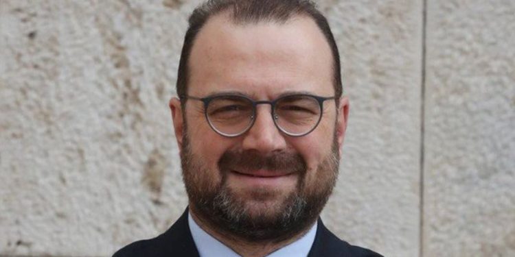 Babacan'ın basın danışmanı Fatih Atik istifa etti