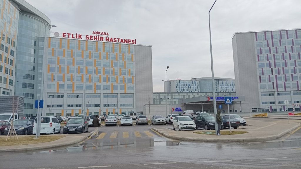 Bakan Koca açılışında övgüyle bahsetmişti: Ankara'daki Etlik Şehir Hastanesi’ni su bastı