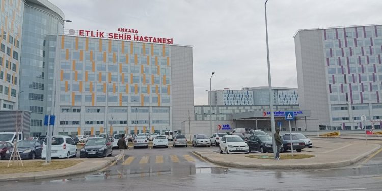 Bakan Koca açılışında övgüyle bahsetmişti: Ankara'daki Etlik Şehir Hastanesi’ni su bastı
