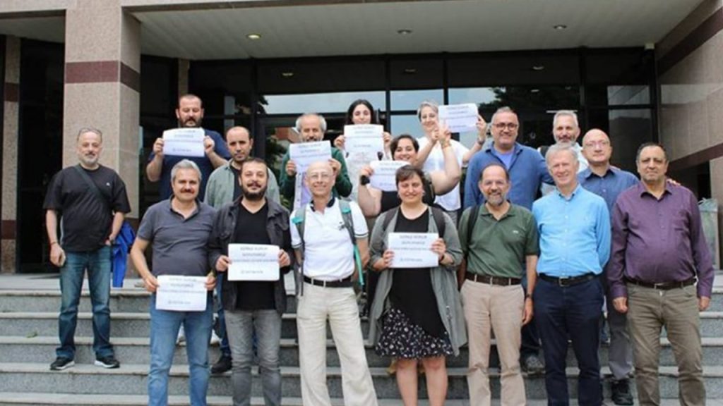 Barış Akademisyeni Güven Bakırezer görevine döndü