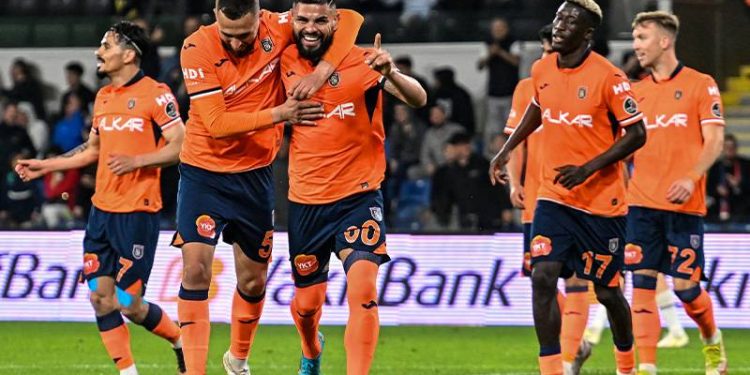 Başakşehir ligi galibiyetle tamamladı