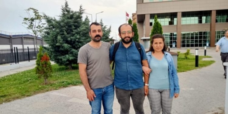 Baskınla gözaltına alınan Dev-Tekstil yöneticileri serbest bırakıldı