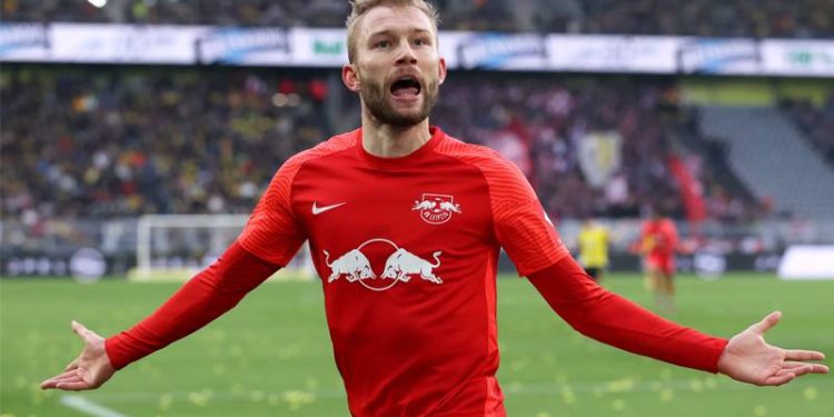 Bayern Münih, Konrad Laimer'i kadrosuna kattı